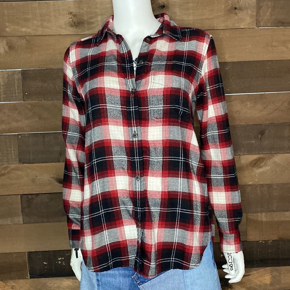 American Eagle Amazingly Soft Boyfriend Fit Plaid Button Down Shirt